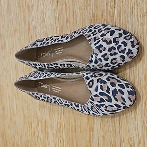 TOMS Jutti Neat Suede Flat - Leopard size 6.5